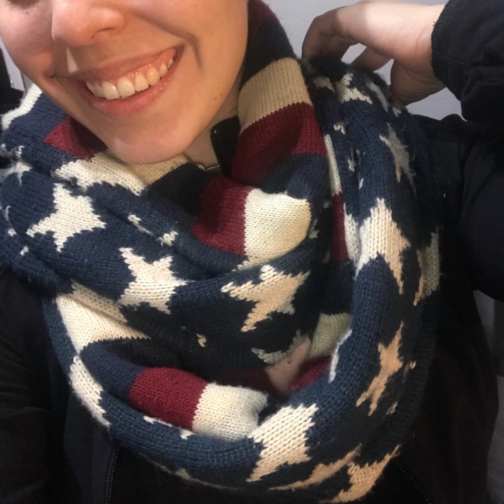 Red white and blue reversible scarf🇺🇸⭐️